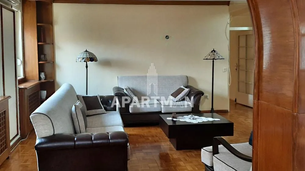 Izdavanje, četvorosoban stan, 102m², Vračar Centar, Vračar Sve Podlokacije