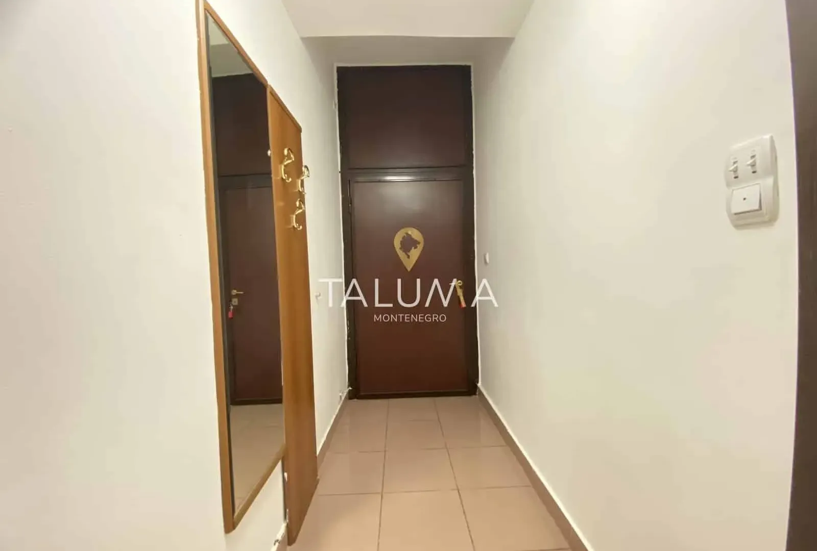 Prodaja, dvosoban stan, 86m², Centar, Podgorica