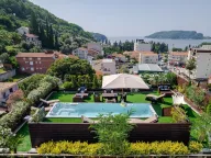 Izdavanje, trosoban stan, 400m², Budva, Crna Gora - image 22