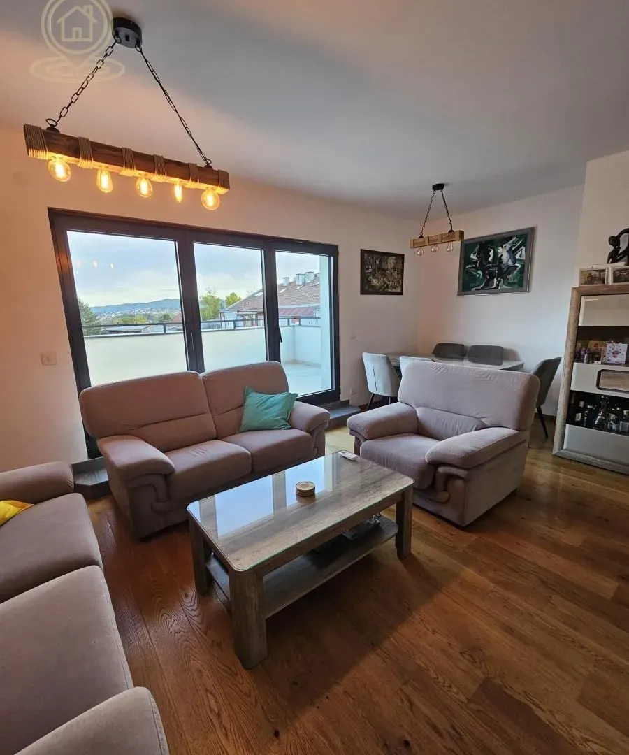 Prodaja, stan, 140m², Erdoglija, Kragujevac