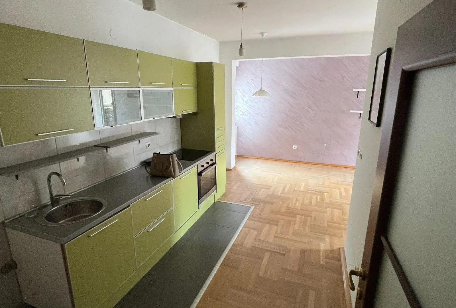 Prodaja, dvosoban stan, 72m², Momišići, Podgorica