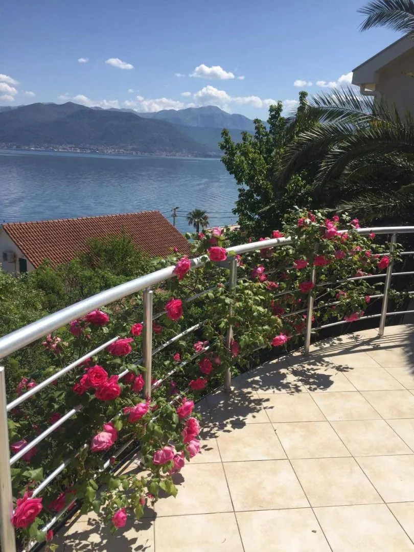Rent, two bedroom apartment, 92m², Krašići, Tivat