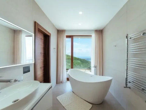 Izdavanje, kuća, 450m², Krimovica, Kotor - image 10