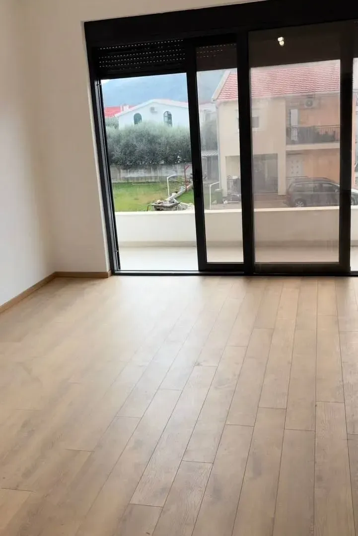Sale, house, 225m², Bar, Crna Gora