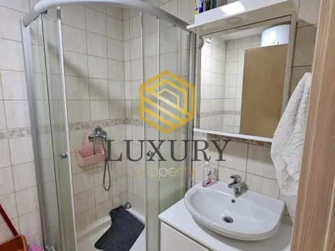 Rent, two bedroom apartment, 65m², Stari Aerodrom, Podgorica - image 12