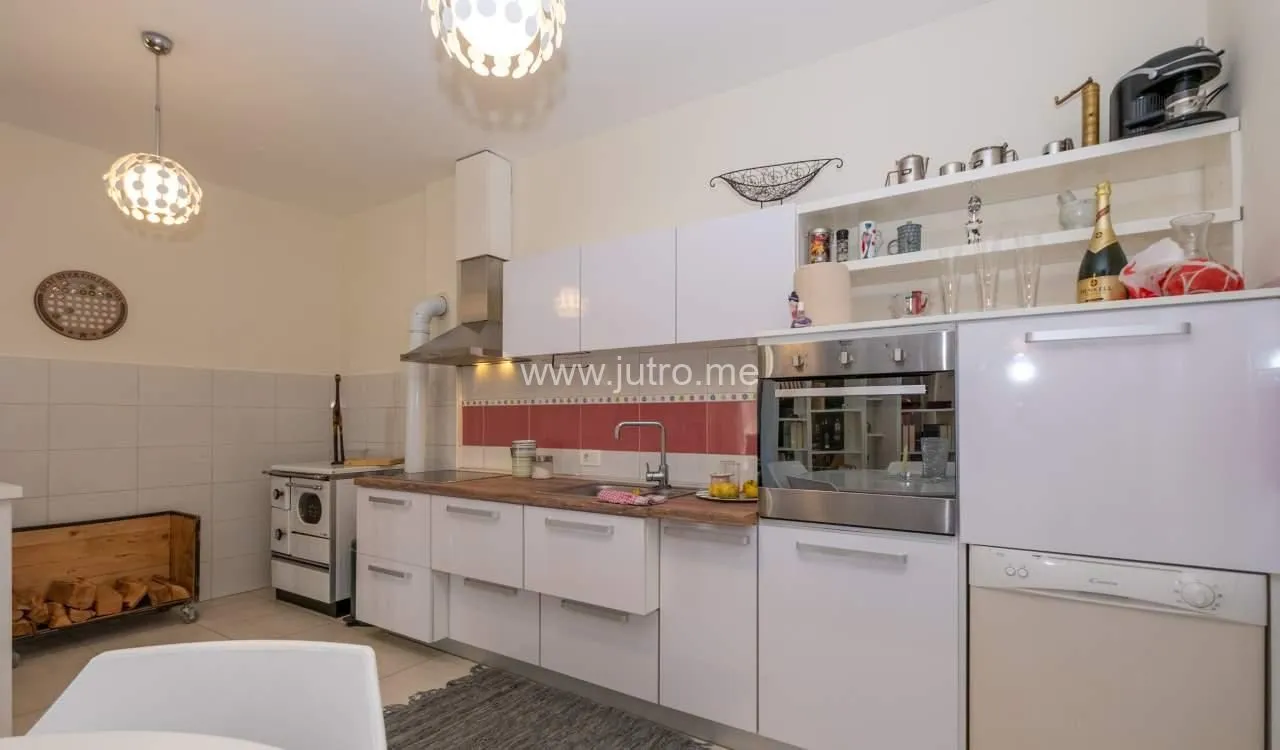 Rent, house, 200m², Spuž, Danilovgrad