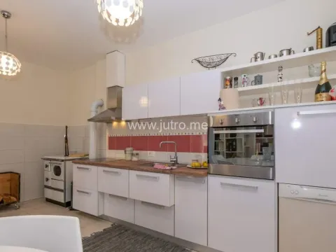 Rent, house, 200m², Gorica, Danilovgrad - image 8