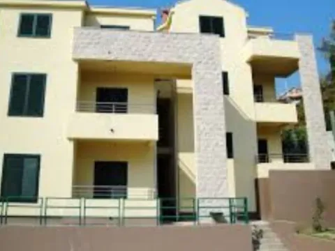 Izdavanje, dvosoban stan, 64m², Đenovići, Herceg Novi - image 2