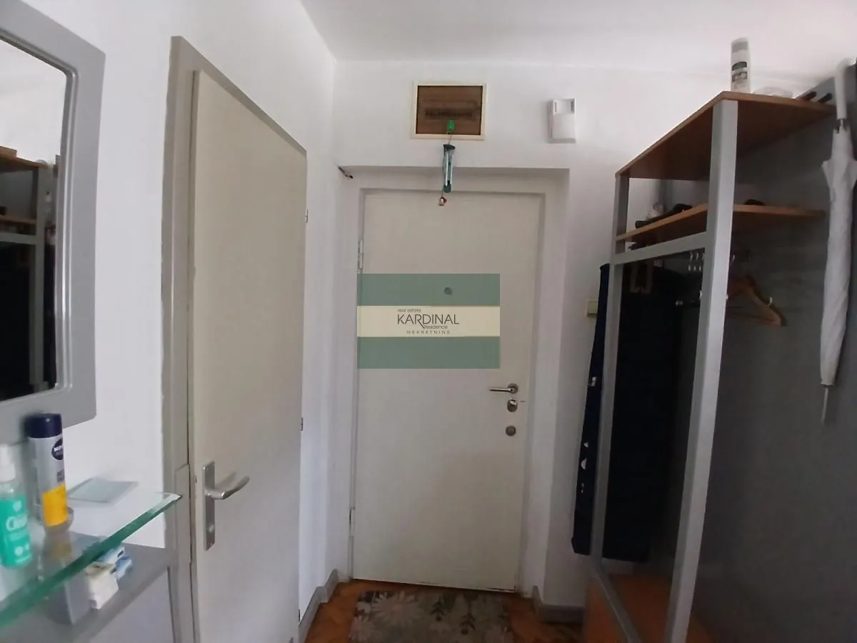 Izdavanje, trosoban stan, 78m², Centar, Jagodina