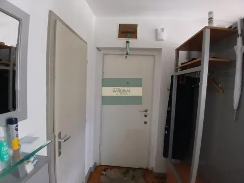 Izdavanje, trosoban stan, 78m², Centar, Jagodina - image 33