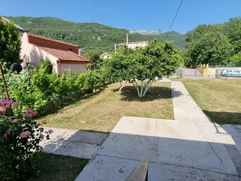 Izdavanje, kuća, 75m², Lastva Grbaljska, Kotor - image 18