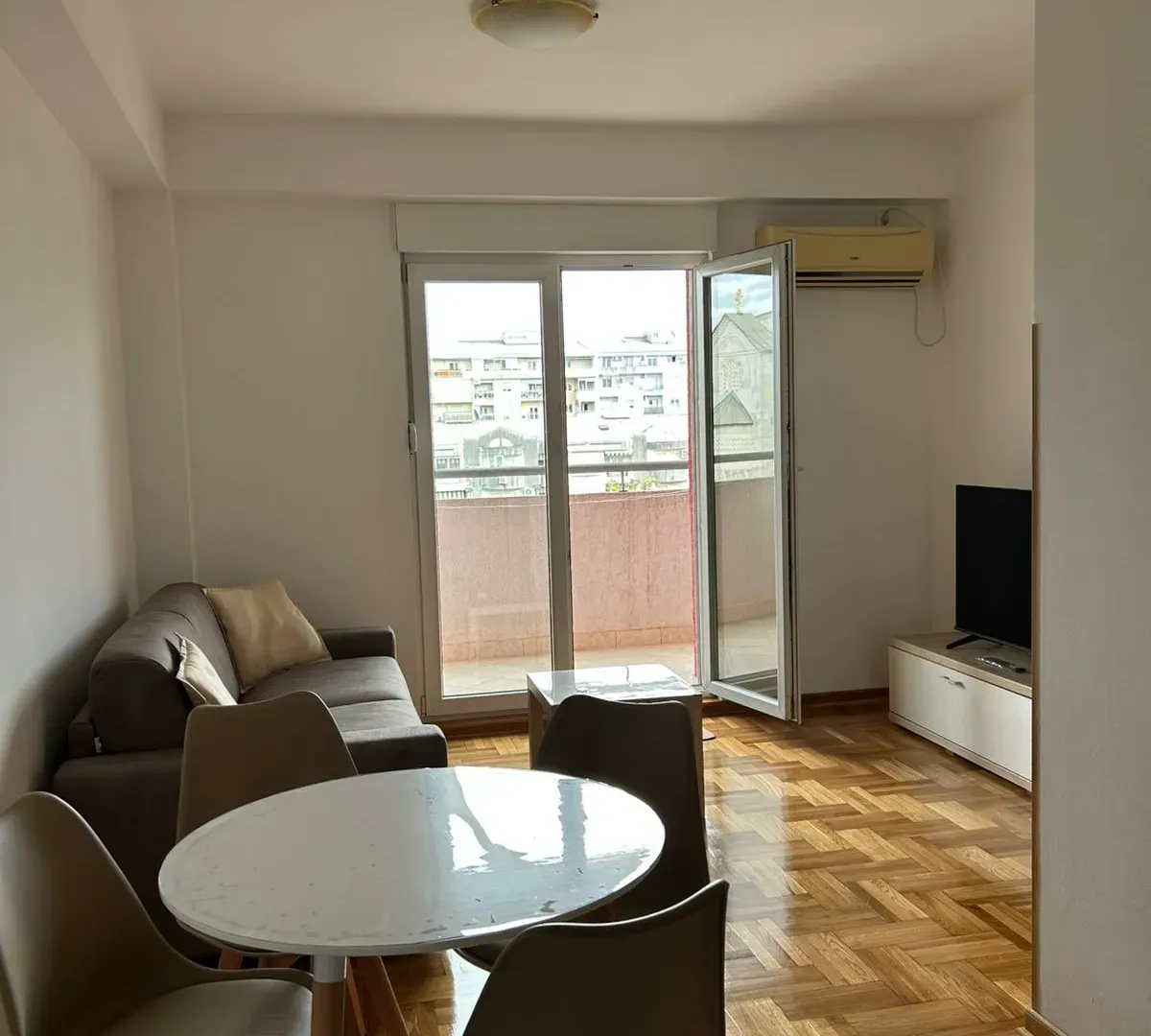 Rent, one bedroom apartment, 43m², Preko Morače, Podgorica