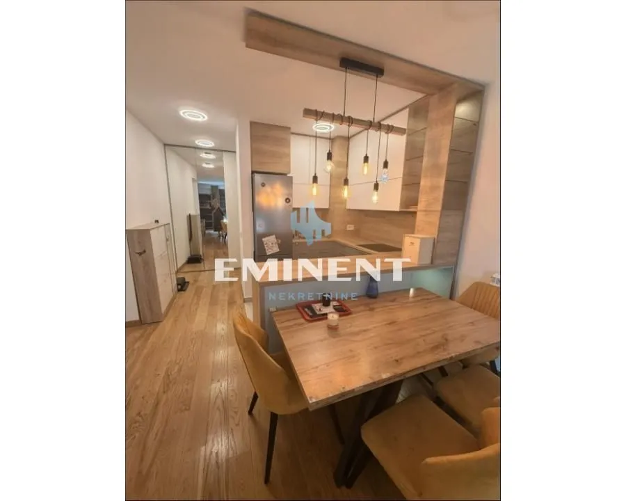 Izdavanje, trosoban stan, 72m², Voždovac Sve Podlokacije, Beograd