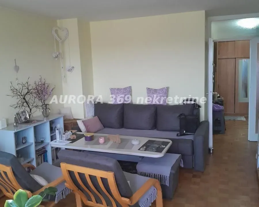 Prodaja, trosoban stan, 65m², Novo naselje, Novi Sad