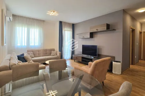 Prodaja, dvosoban stan, 63m², City Kvart, Podgorica - image 2