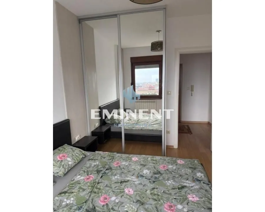 Izdavanje, trosoban stan, 73m², Crveni Krst, Beograd