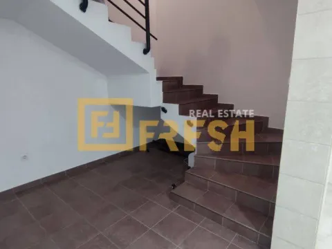 Izdavanje, poslovni prostor, 84m², Tološi, Podgorica - image 6