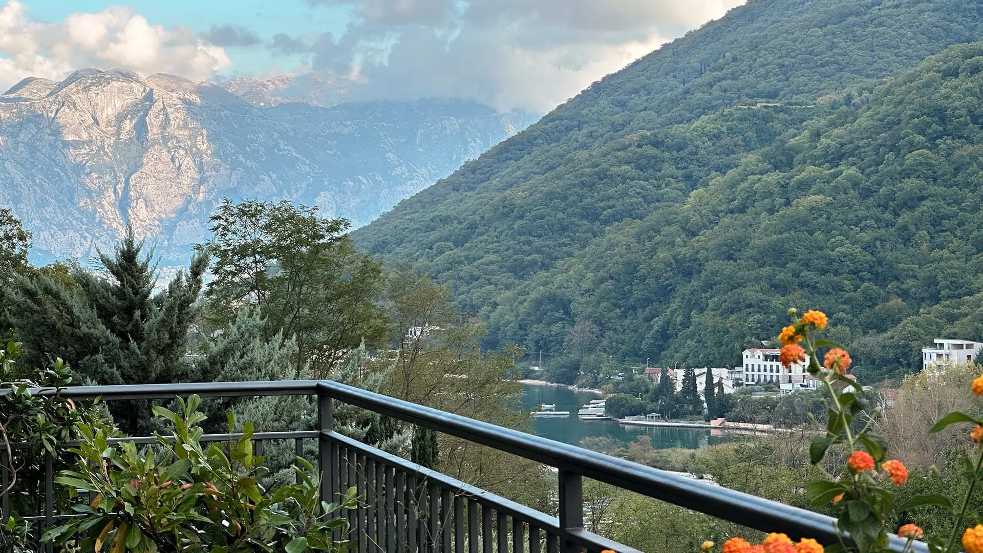 Prodaja, trosoban stan, 97m², Morinj, Kotor
