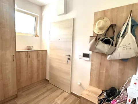 Izdavanje, jednosoban stan, 48m², Seljanovo, Tivat - image 4