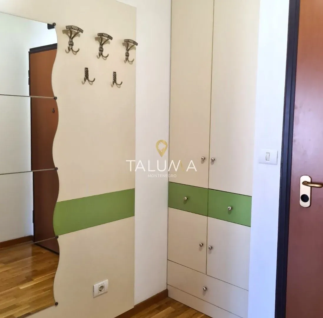 Izdavanje, jednosoban stan, 53m², City Kvart, Podgorica