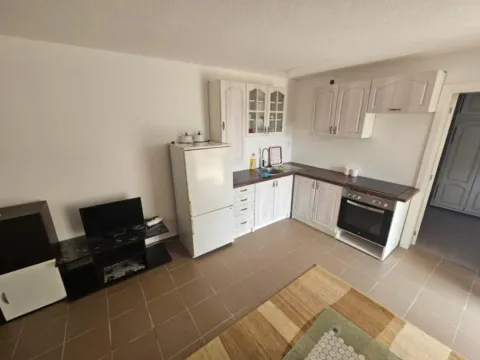 Rent, one bedroom apartment, 40m², Sutomore, Bar - image 2