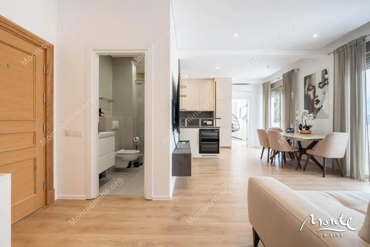 Prodaja, dvosoban stan, 90m², Tivat, Crna Gora
