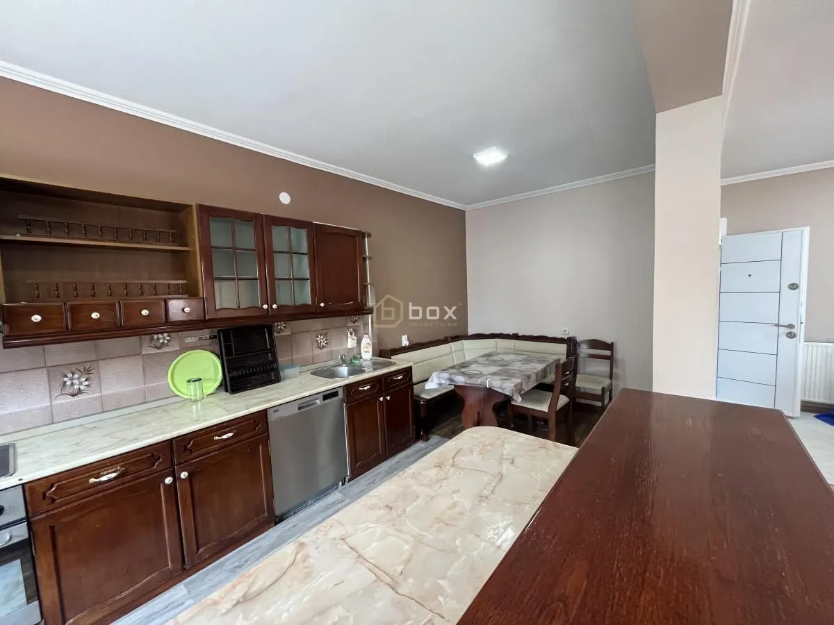 Izdavanje, trosoban stan, 121m², Pantelej, Niš