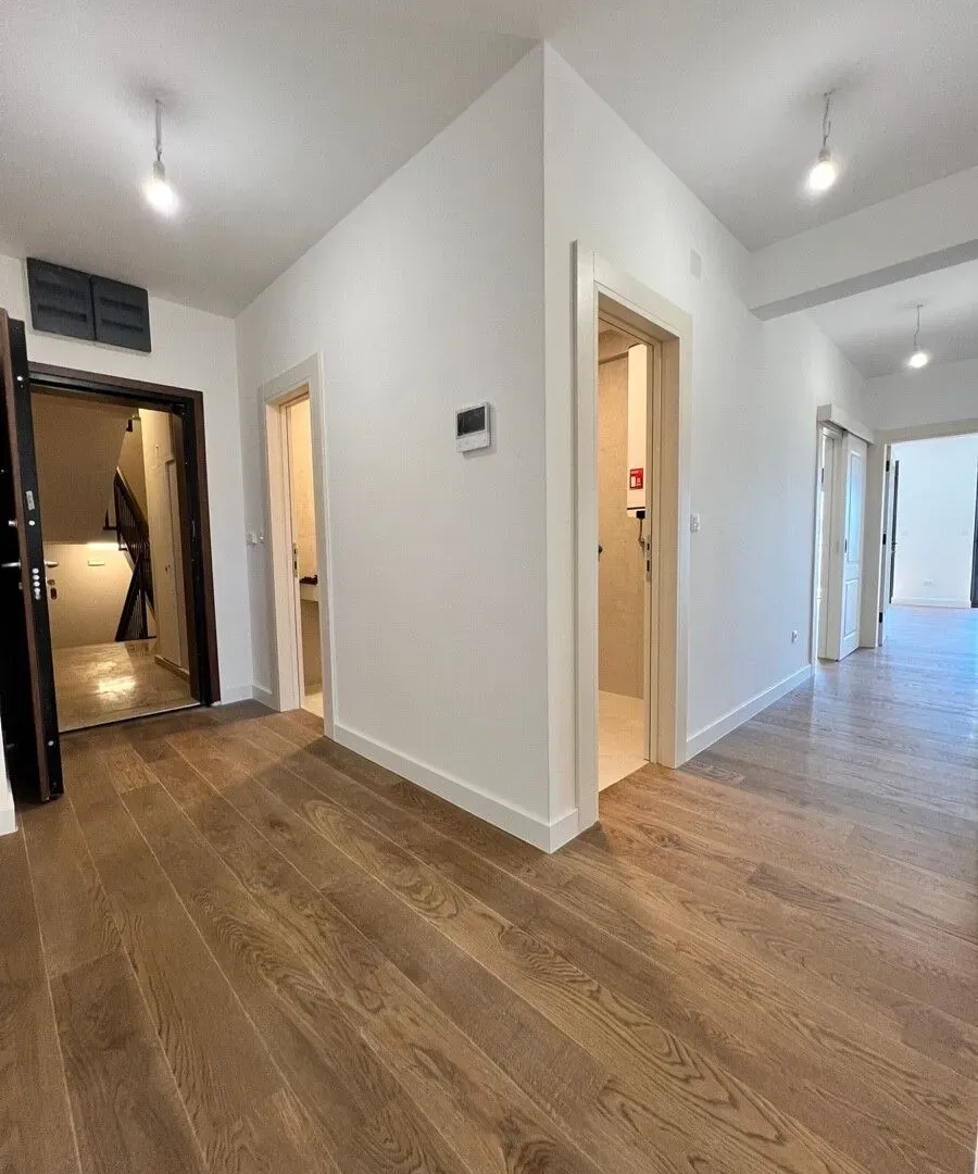Prodaja, trosoban stan, 115m², Preko Morače, Podgorica