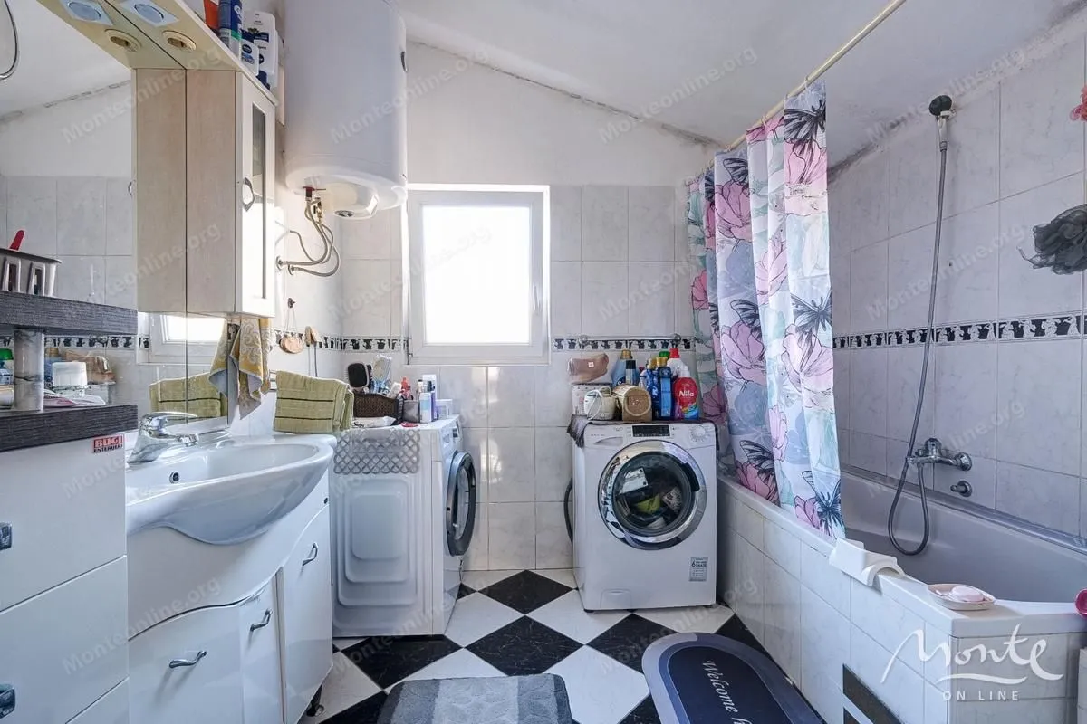 Prodaja, kuća, 219m², Dobrota, Kotor