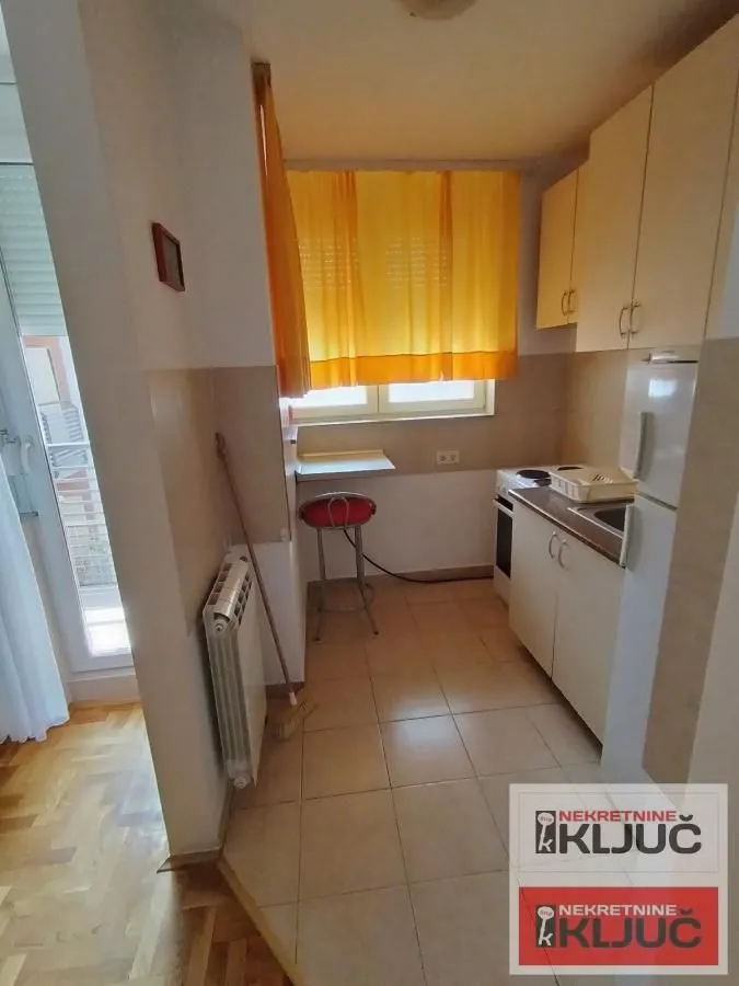 Izdavanje, jednosoban stan, 35m², Nova Detelinara, Novi Sad Sve Podlokacije