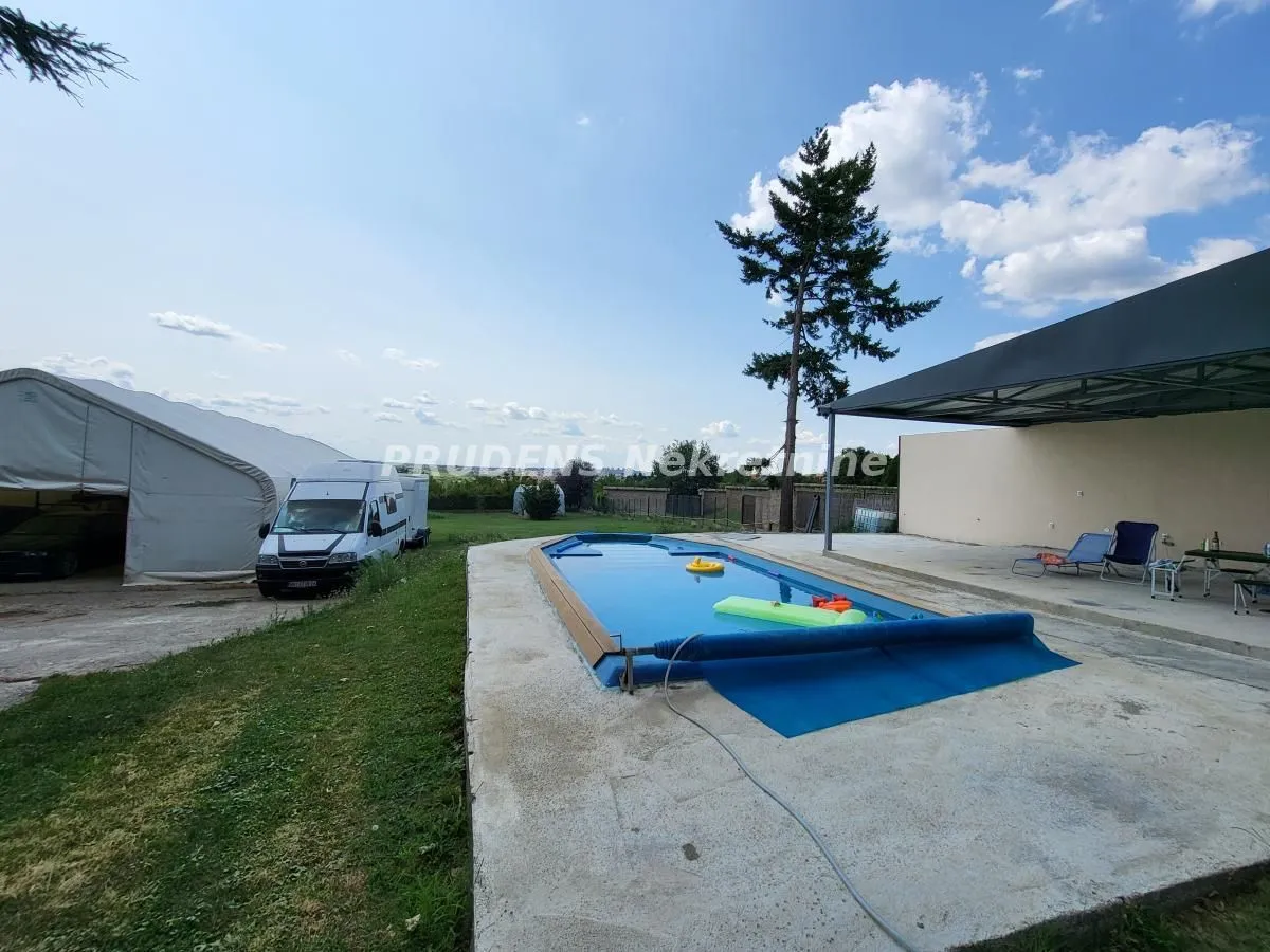 Sale, house, 400m², Voždovac Sve Podlokacije, Beograd