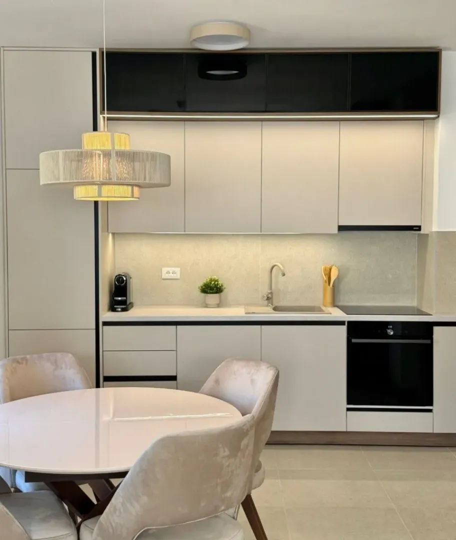 Izdavanje, jednosoban stan, 47m², Bečići, Budva