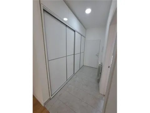 Izdavanje, dvosoban stan, 67m², Niš, Srbija - image 3