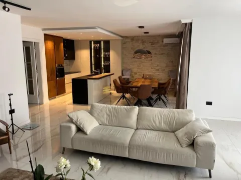 Prodaja, četvorosoban stan, 130m², Telep, Novi Sad Sve Podlokacije - image 2