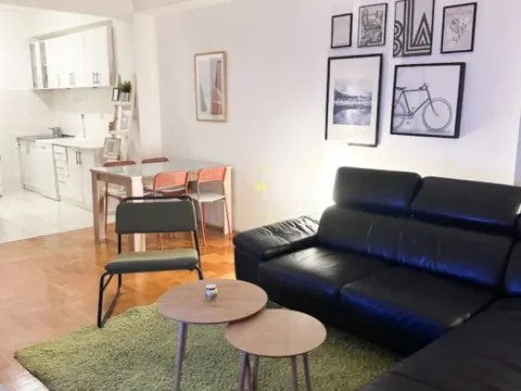 Izdavanje, jednosoban stan, 52m², City Kvart, Podgorica - image 4