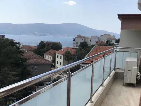 Izdavanje, trosoban stan, 106m², Tivat, Crna Gora - image 12