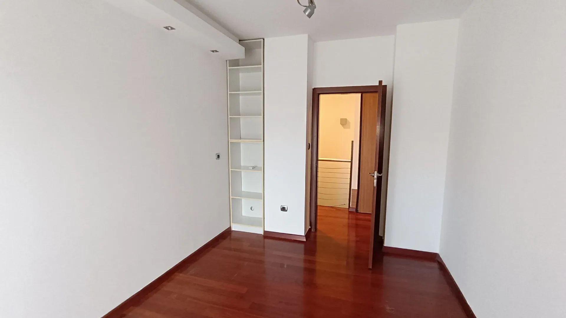 Prodaja, dvosoban stan, 94m², Preko Morače, Podgorica
