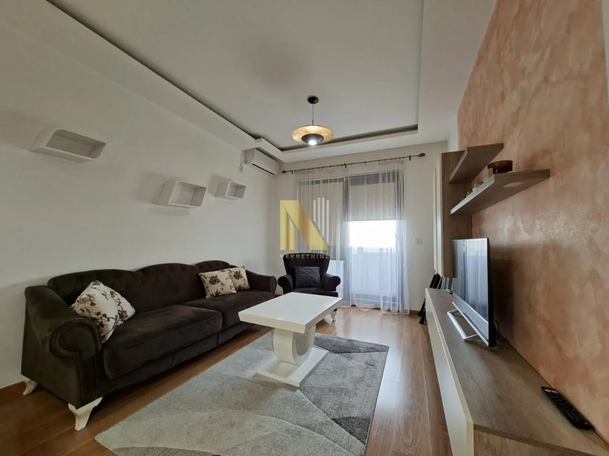 Izdavanje, jednosoban stan, 45m², Centar, Novi Sad