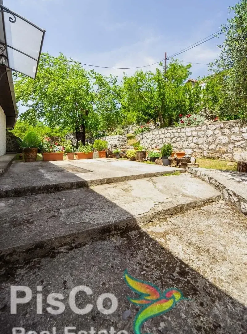 Prodaja, kuća, 250m², Danilovgrad, Crna Gora