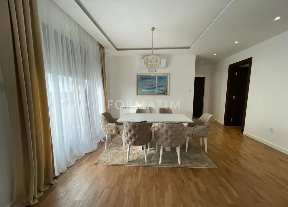 Prodaja, stan, 170m², Đeram Pijaca, Beograd