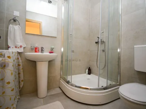 Izdavanje, dvosoban stan, 70m², Stari Aerodrom, Podgorica - image 8