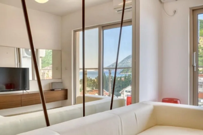 Izdavanje, jednosoban stan, 36m², Centar, Budva