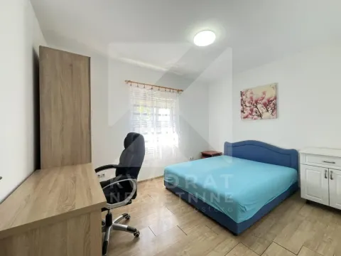 Izdavanje, kuća, 260m², Kokoti, Podgorica - image 9