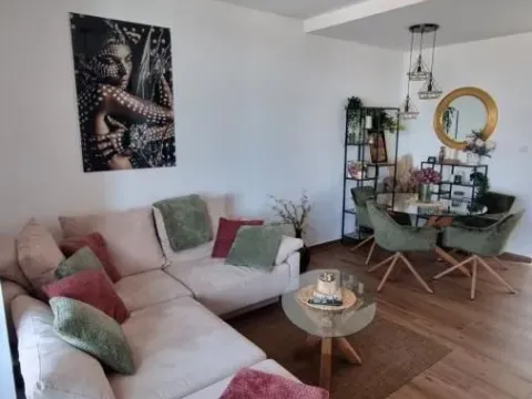 Izdavanje, stan, 105m², Sremska Kamenica, Petrovaradin - image 2