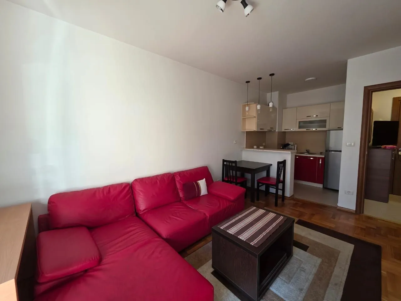 Izdavanje, jednosoban stan, 40m², Pobrežje, Podgorica