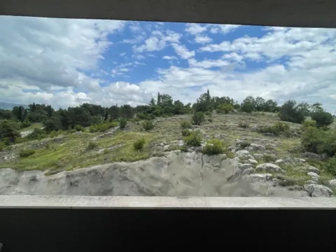 Izdavanje, jednosoban stan, 45m², Vezirov Most, Podgorica - image 3