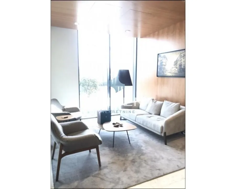 Izdavanje, trosoban stan, 86m², Savski Venac, Beograd