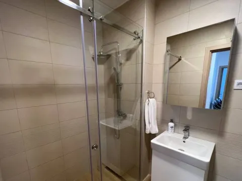 Rent, two bedroom apartment, 80m², Budva, Crna Gora - image 7