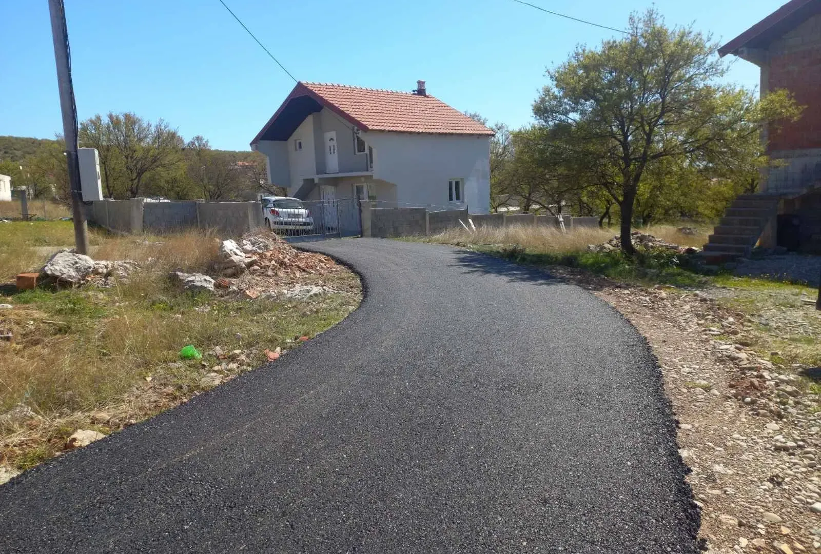Izdavanje, kuća, 60m², Kakaricka Gora, Podgorica