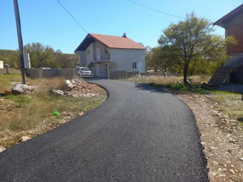 Izdavanje, kuća, 60m², Kakaricka Gora, Podgorica - image 1